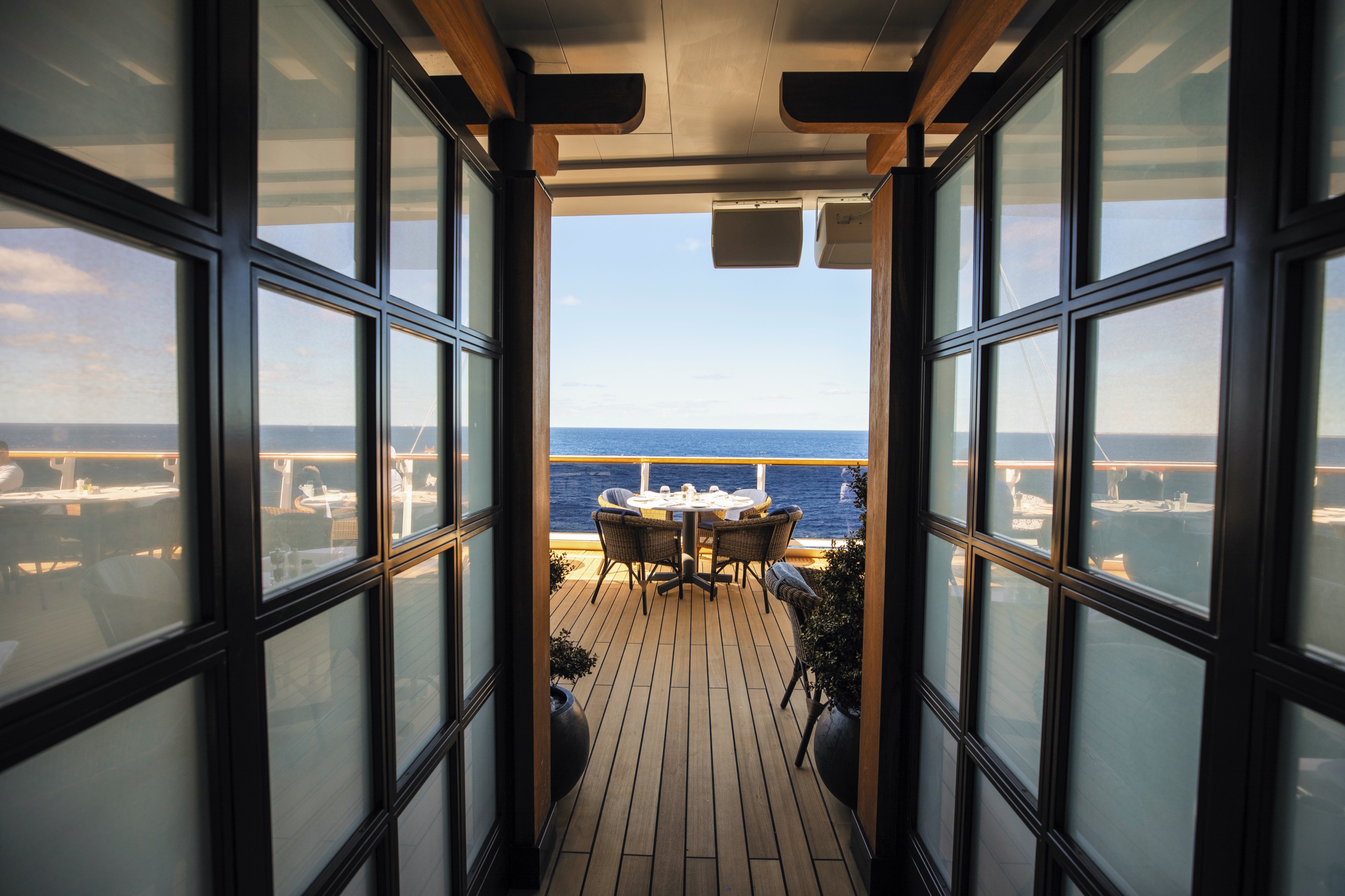 Seven Seas Splendor - La Veranda